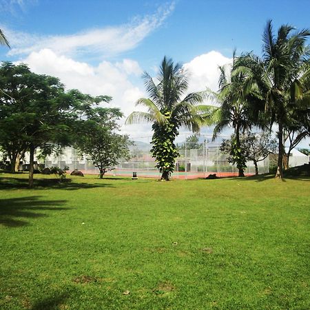 Sutanraja Hotel Manado Kültér fotó